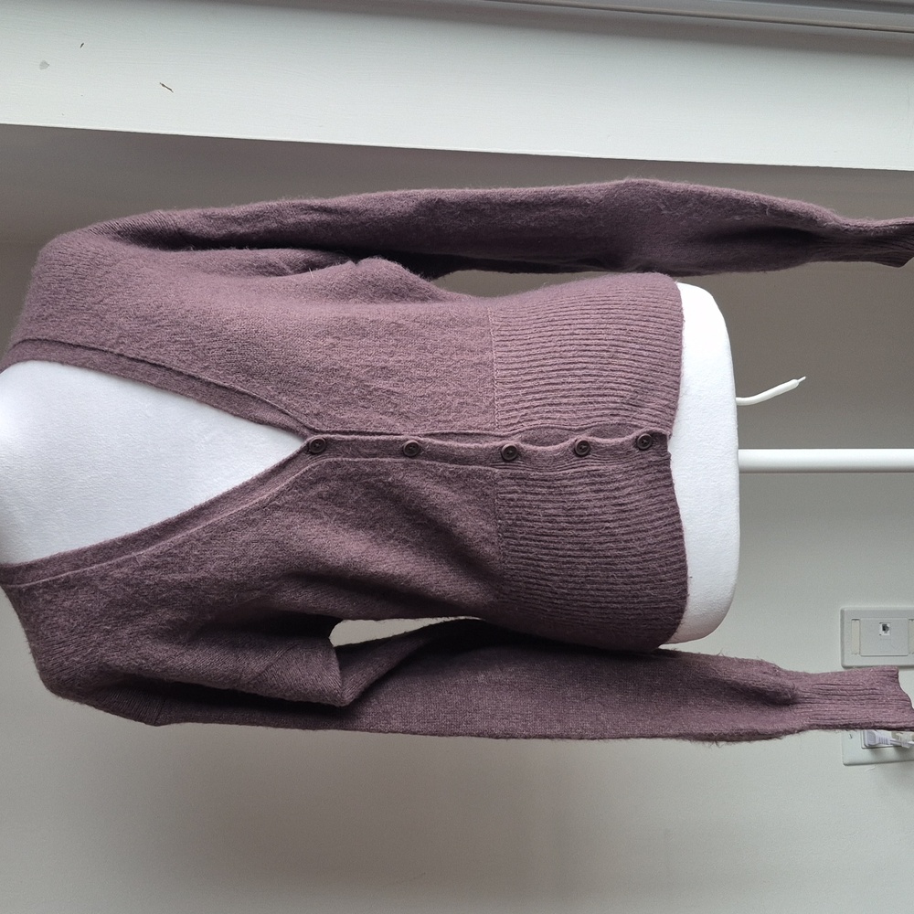 Aritzia Wilfred Camila Sweater Relaxed V Neck Cardigan In Mauve Size Small - Picture 2 of 6